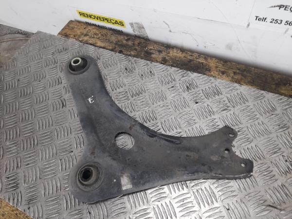Braço de suspensão frente esquerdo CITROËN C3 II (SC_)