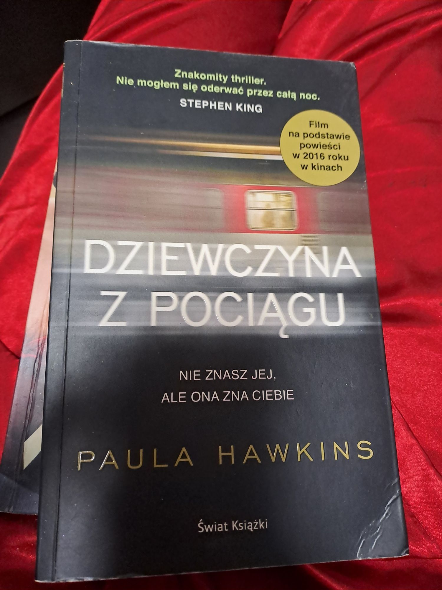 Książka "Dziewczyna z pociągu"