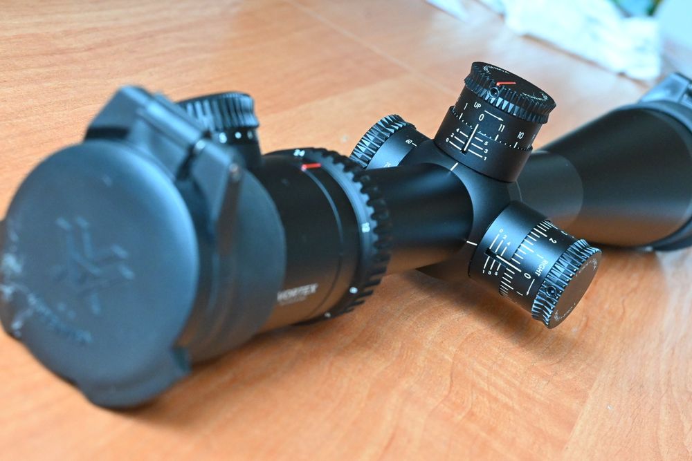 Luneta VIPER PST 6-24X50 FFP