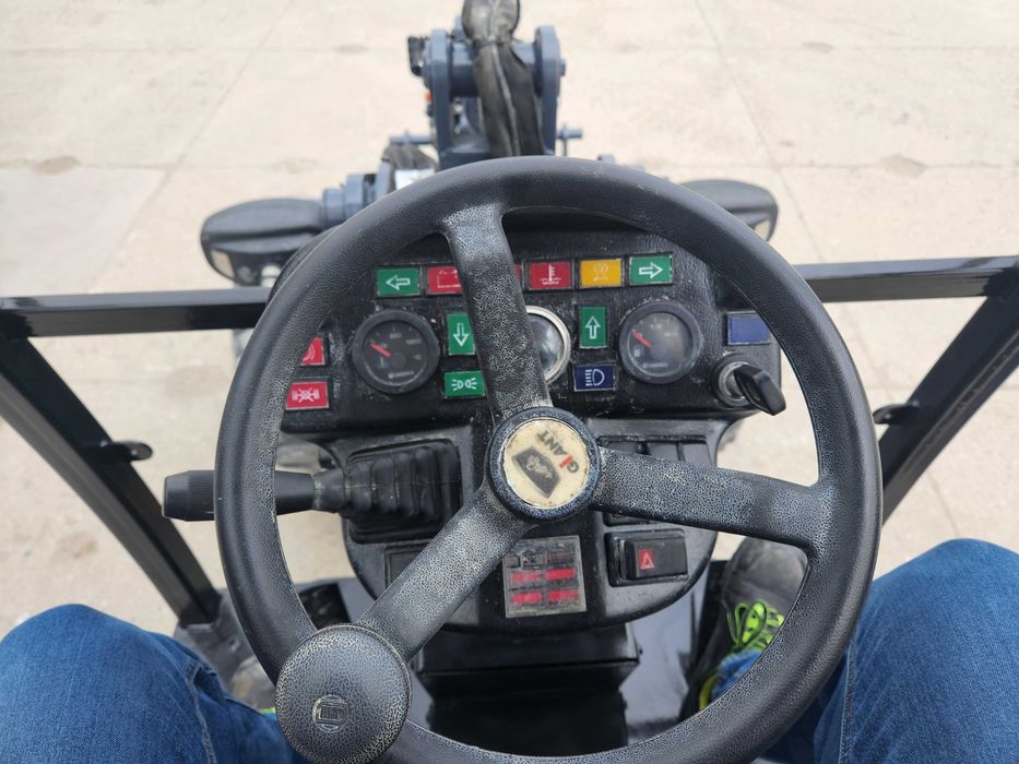 Ładowarka Giant V452 xtra HD - 2019 r - 628 mth