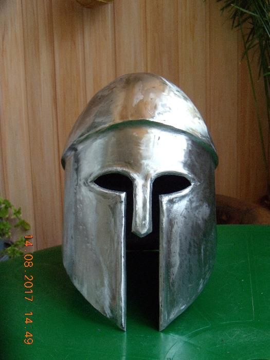Продам спартанский шлем воина гоплита коринфского типа.