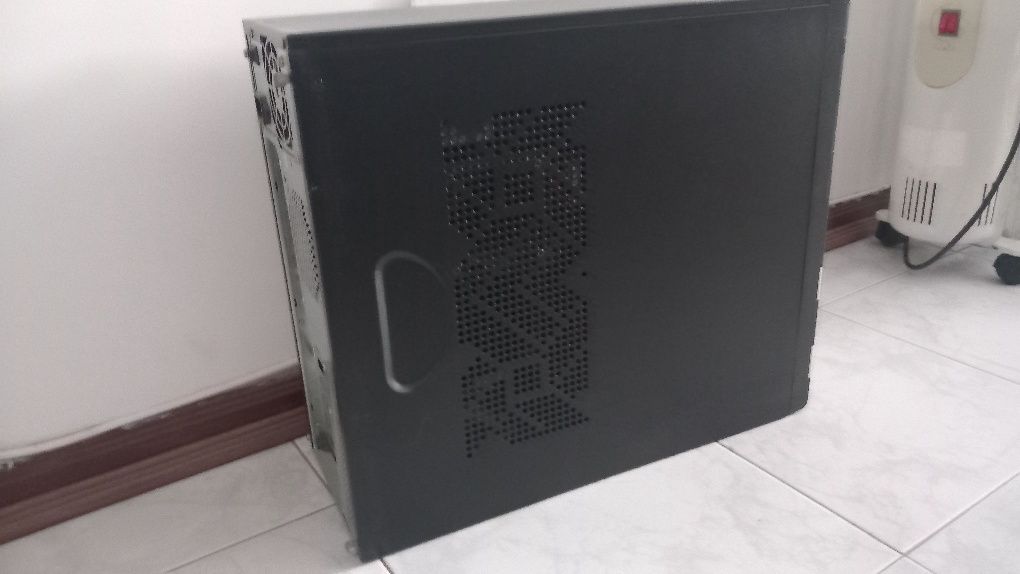 Ecrã 20,5 '' SONY + oferta da Torre (CPU