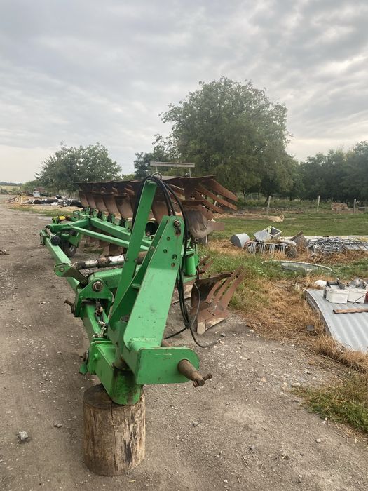 Терміново продам  оборотний плуг 7+1 Велес Агро