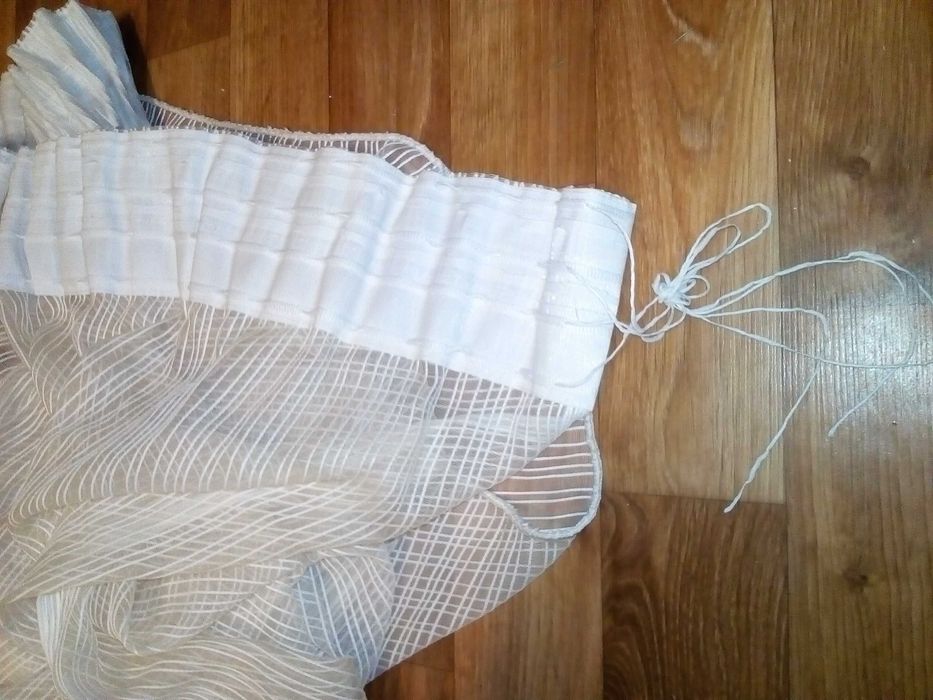 тюль б/у белого цвета в полоску 200*158 см