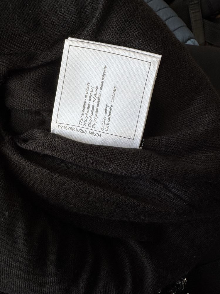 Chanel cardigan z guzikami CC sweterek