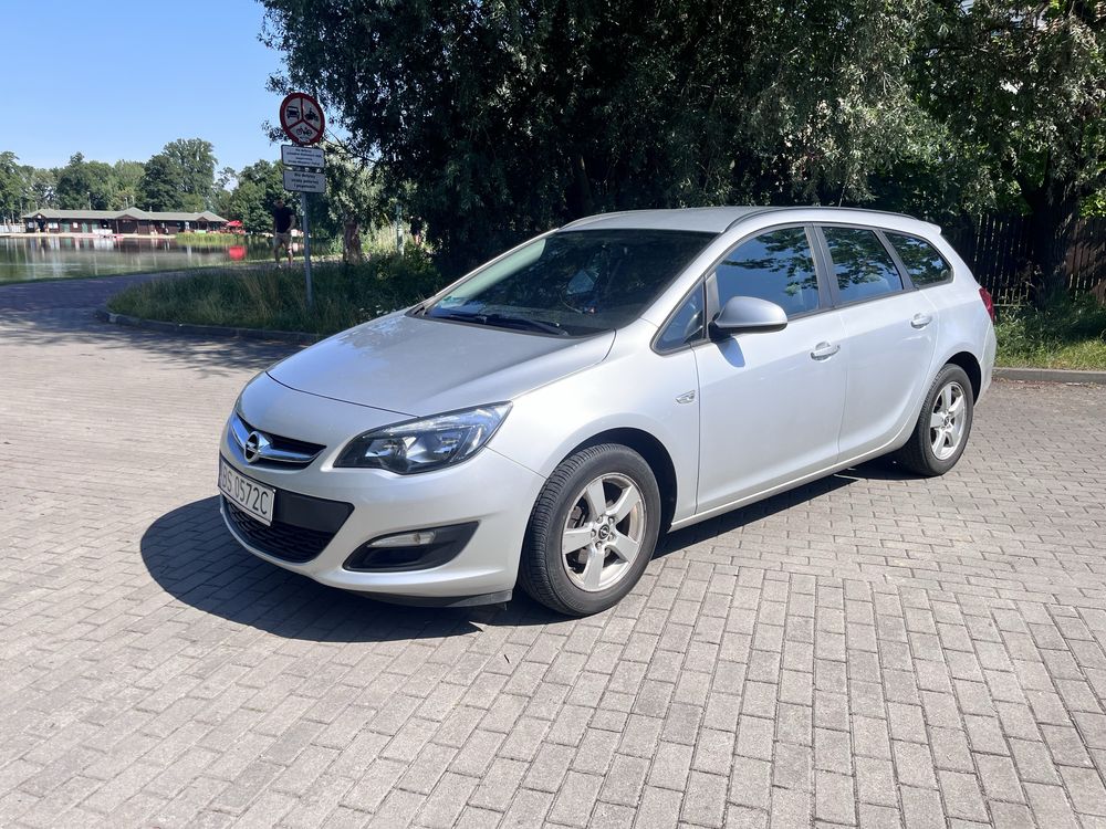 Opel Astra J 1.4 benzyna