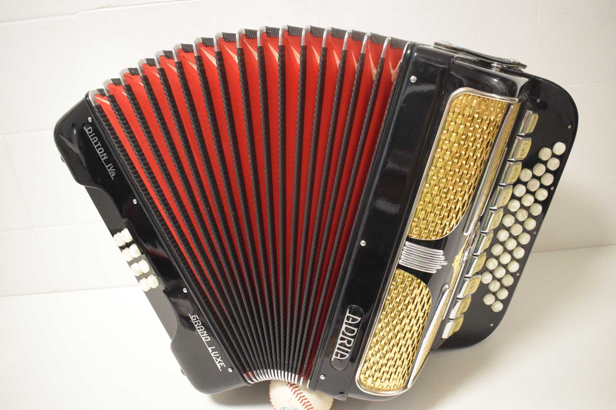 Concertina Adria Diaton IVA 4 voz.  Do