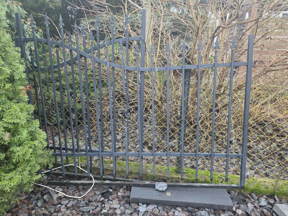 Sprzedam bramę dwuskrzydłową