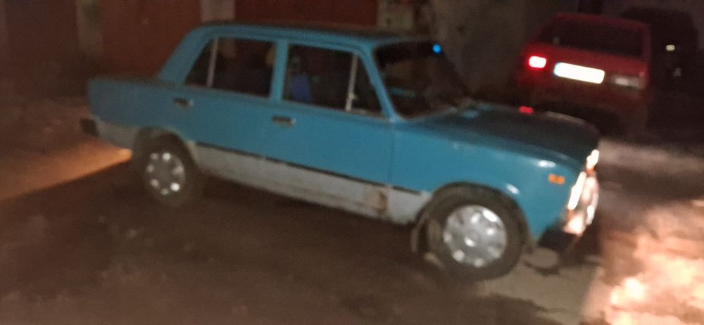 Ваз 2101 газ бензин,новая зимняя резина,музыка.