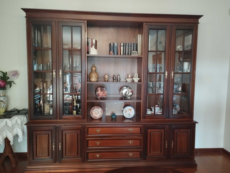 Móveis de sala de estar e jantar completo