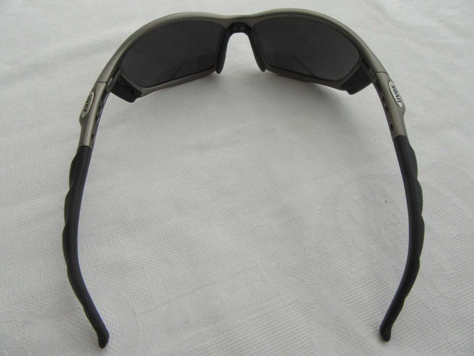 "UVEX" - Óculos escuros/Ciclista - Pouco uso - Bom estado