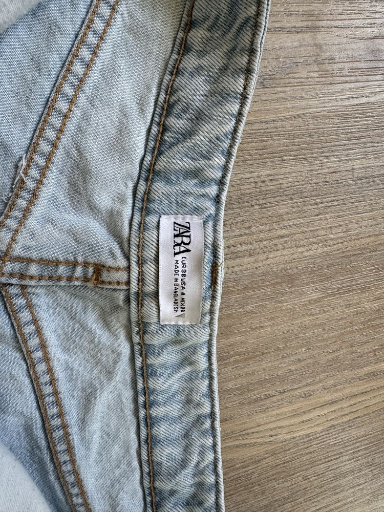 Жіночі джинсові шорти Zara