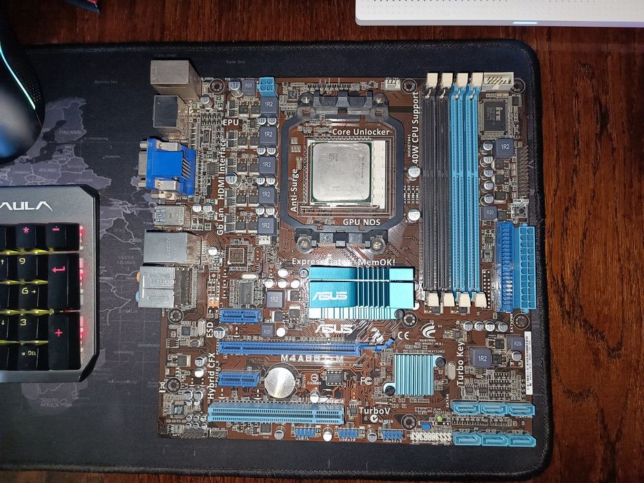 Пропоную материнська плата  ASUS M4A88T-M . AMD X4 965 і ddr3-4gb