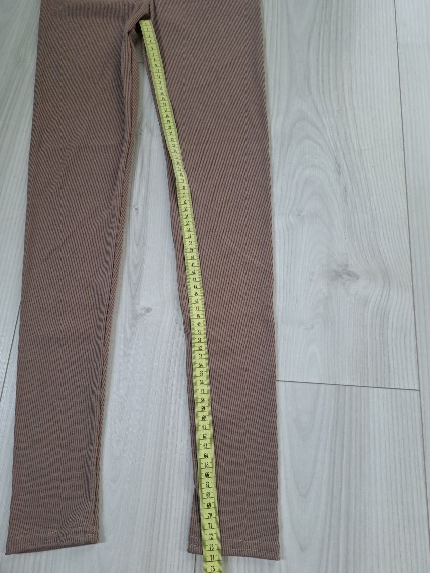 Legginsy prążkowane r.M