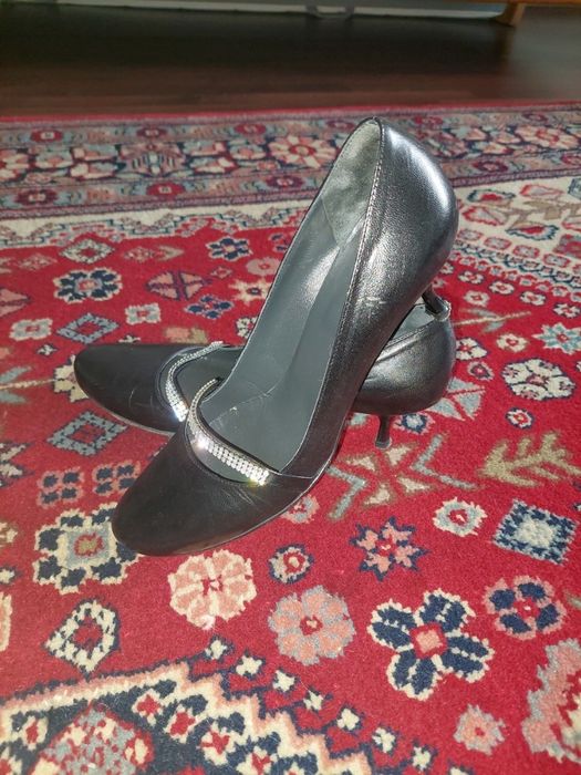 Чорні нарядні туфлі 38 р Італія