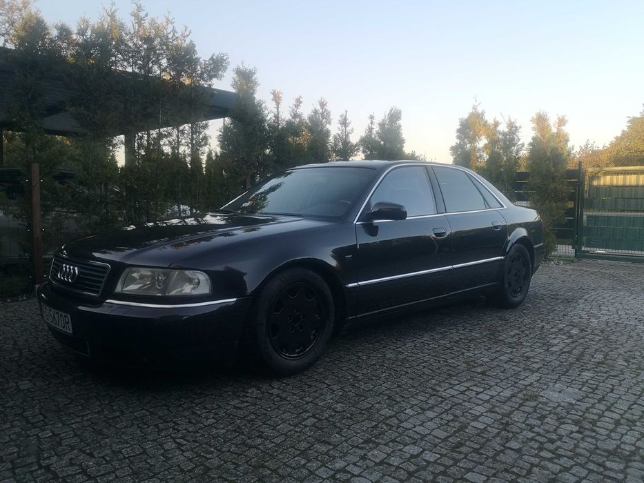 Audi A8 QUATTRO V8 !!