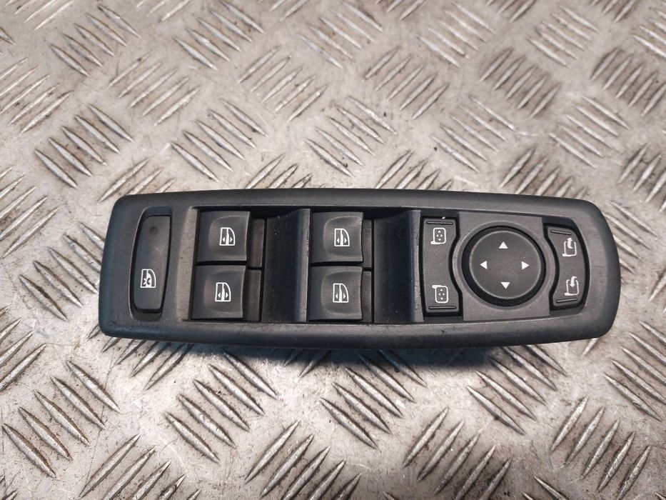 PRZEŁĄCZNIK SZYB LEWY PRZÓD RENAULT MEGANE III 809610006R