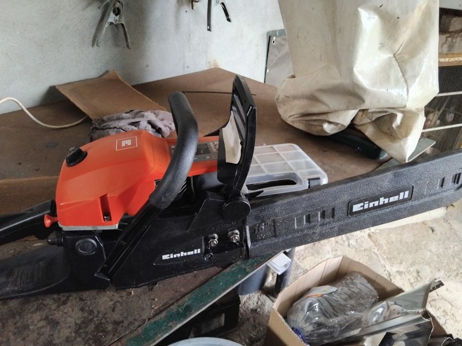 Motoserra quase nova