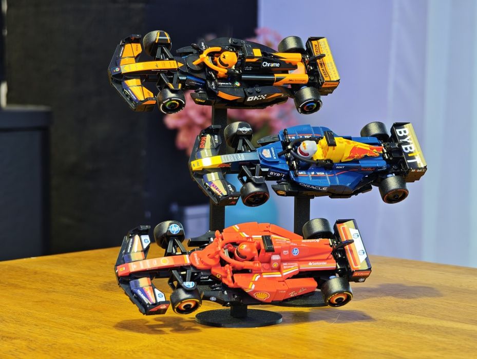 Zestaw trzech Stojaków na LEGO Speed Champions Bolidy F1