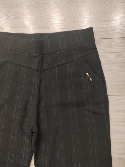 Spodnie elastyczne w kratę