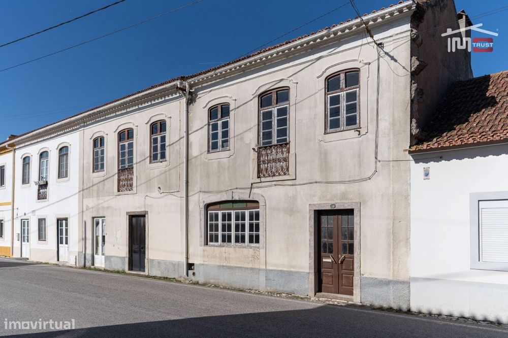 2 Moradias geminadas T6 para recuperar em Alburitel