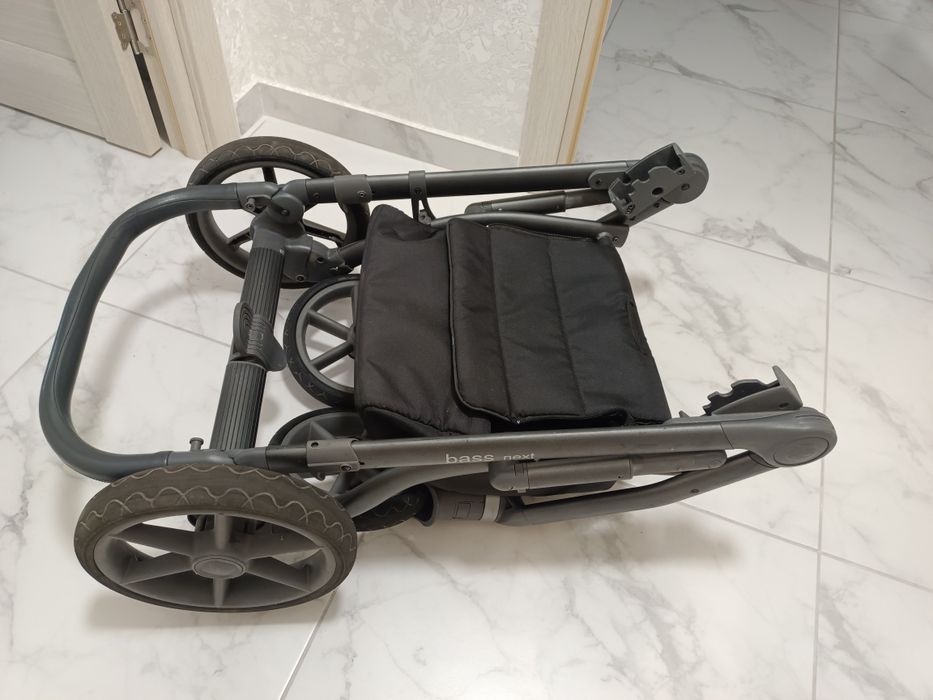 Універсальна коляска 2 в 1 Roan Bass Next