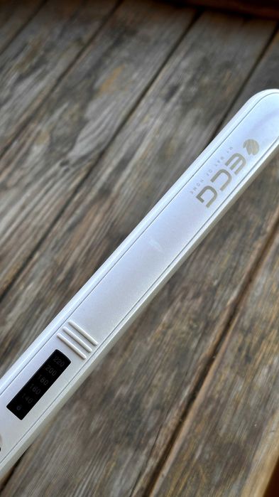 Вирівнювач для волосся ECG