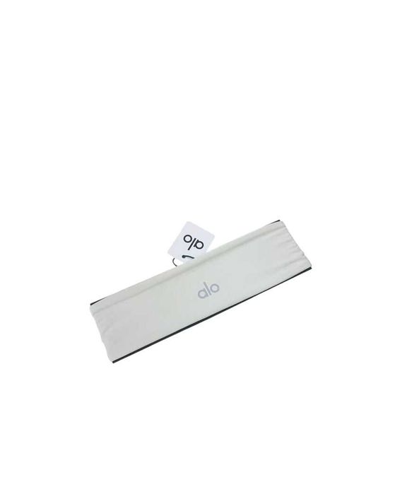 Повязка Alo Yoga Performance Conquer Headband White