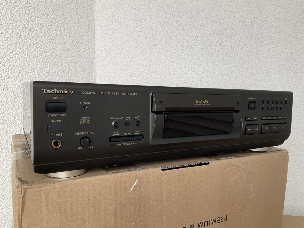 CD Technics SL-PS670D.