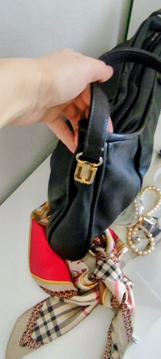 Czarna skórzana torebka under-arm • miękka skóra • elegancka i pojemna