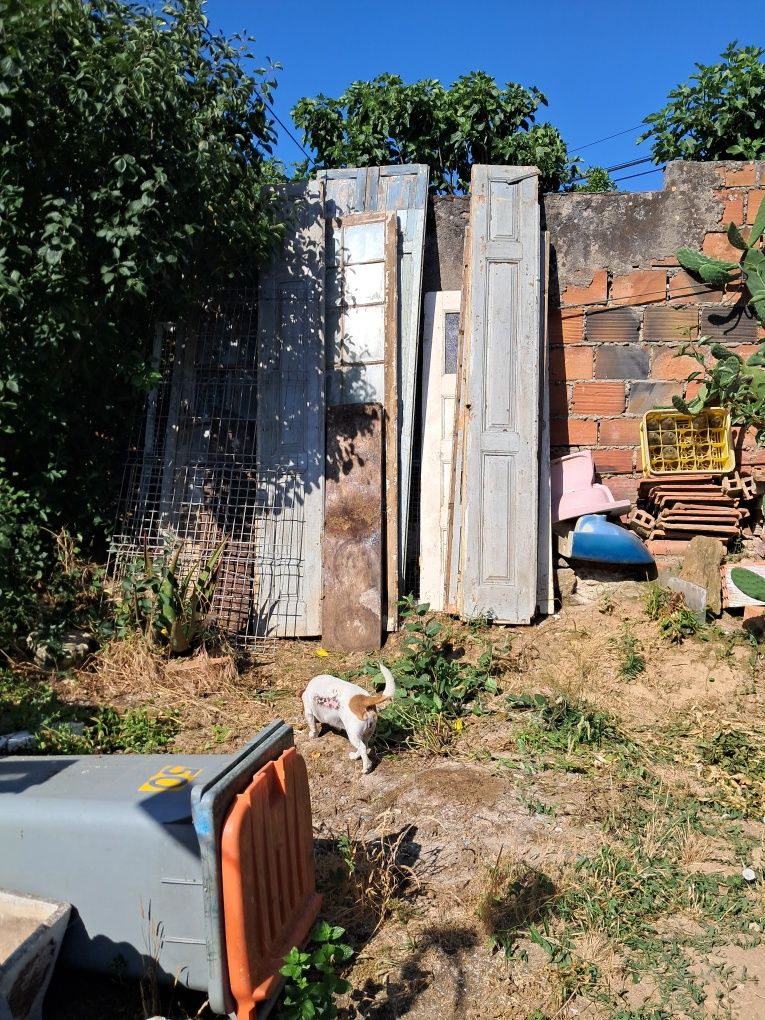 Portas em madeira.
