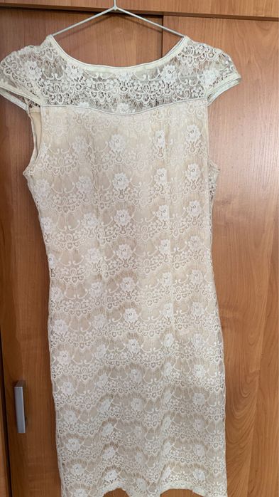 Сукня жіноча з мереживом