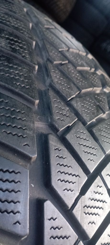Dunlop 235 65 r17 2шт шини б'у з Європи