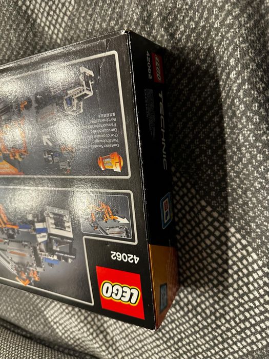 Nowy zestaw LEGO 42062 Technic Plac przeładunkowy
