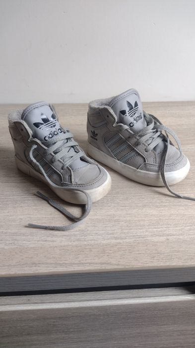 Buciki Adidas rozmiar 22