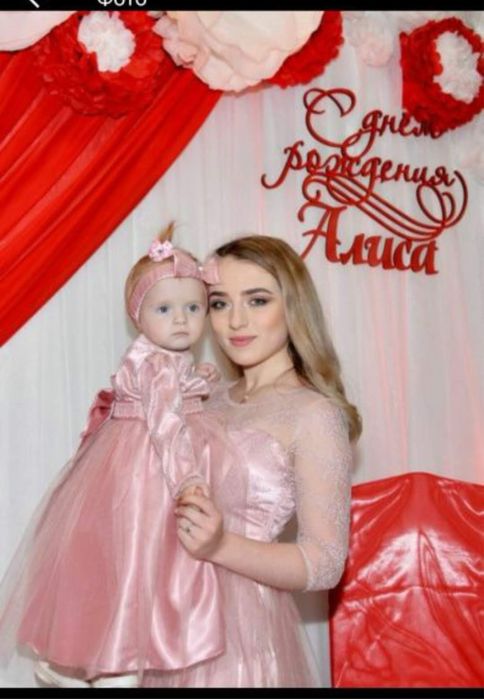 Продам шикарний набір плать, суконь