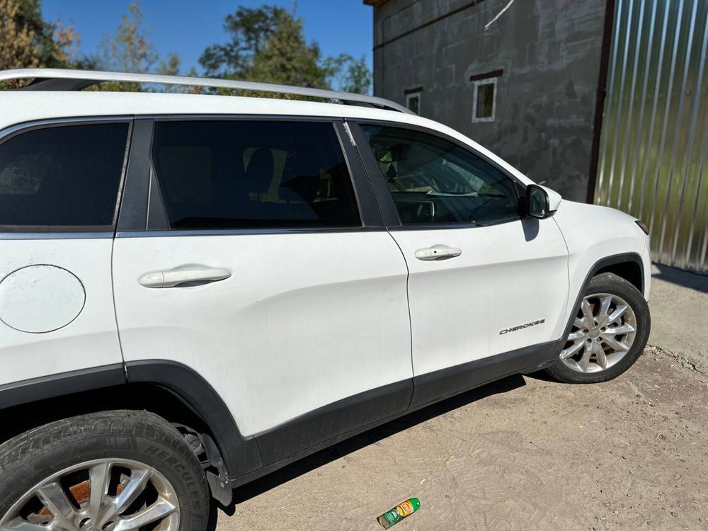 Разборка Jeep Cherokee