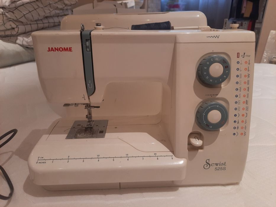 Швейна машинка Janome Sewist 525S