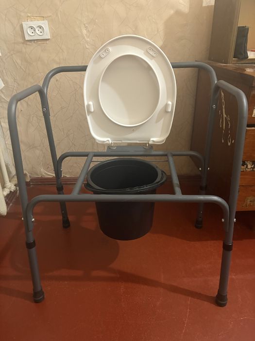 Стул туалет регулируемый складной б/у
