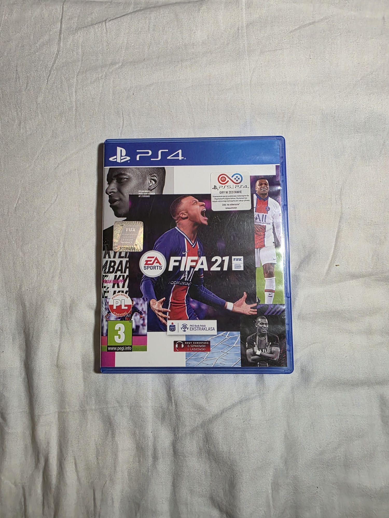 Konsola Ps4 Pro z 2 kontrolerami i gry