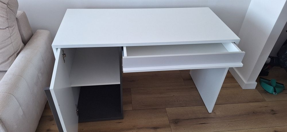 Biurko młodzieżowe