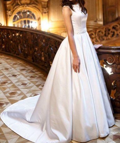 Продаю елегантне весільне плаття