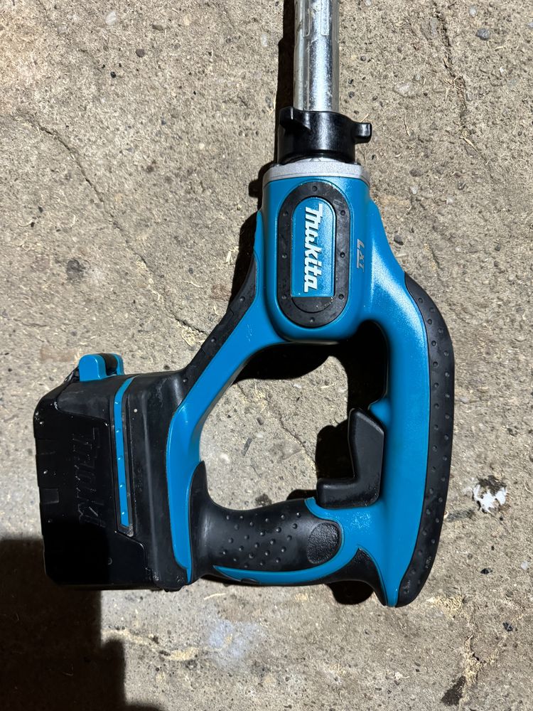 Makita DVR 450 Wibrator do betonu