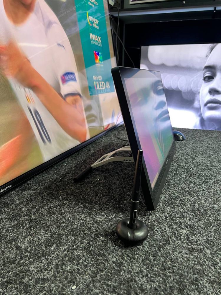 ТОП графічний монітор-планшет HUION KAMVAS 20 FHD IPS