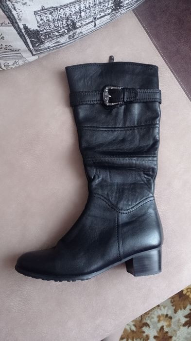 Продам сапожки осінніі жіночі