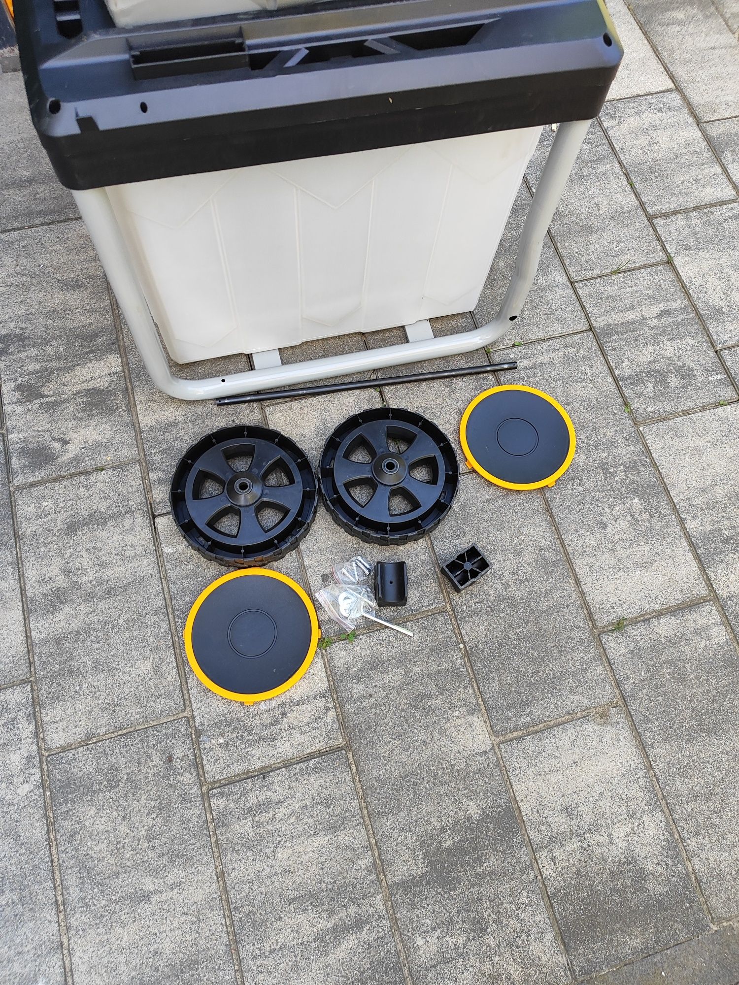 Rozdrabniacz do gałęzi Titan TTSHR2800, 2800 W bezszczotkowy