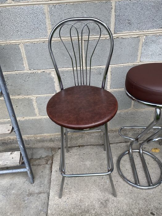 Барні стільці в доброму стані