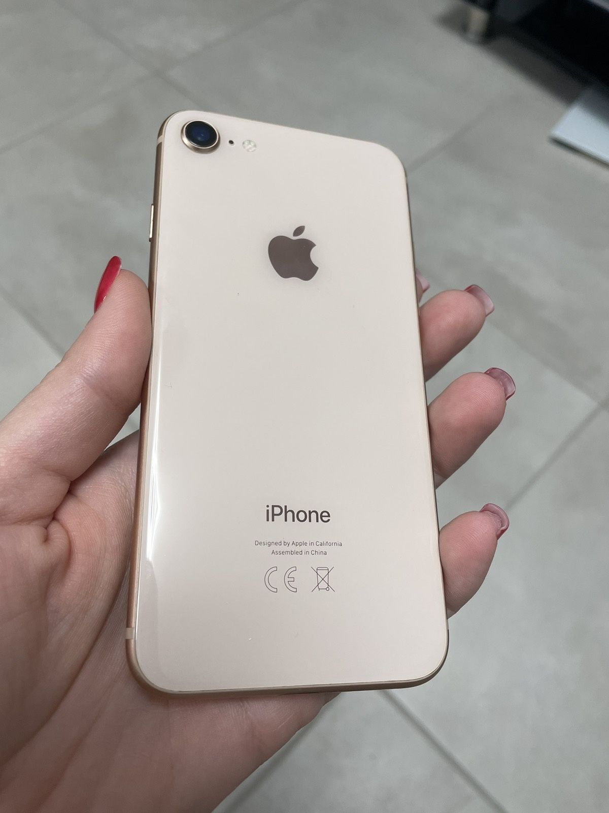 Продам iPhone 8 64 gb