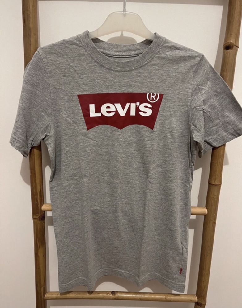 T-shirt levis 14 anos