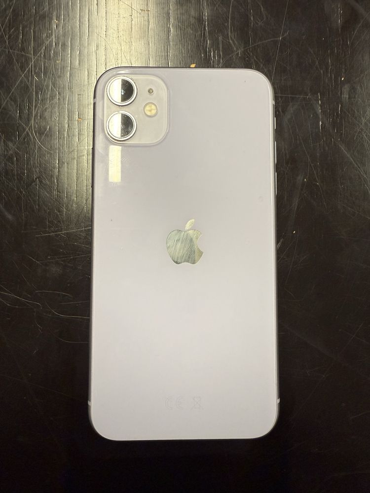 iPhone 11 64GB Roxo